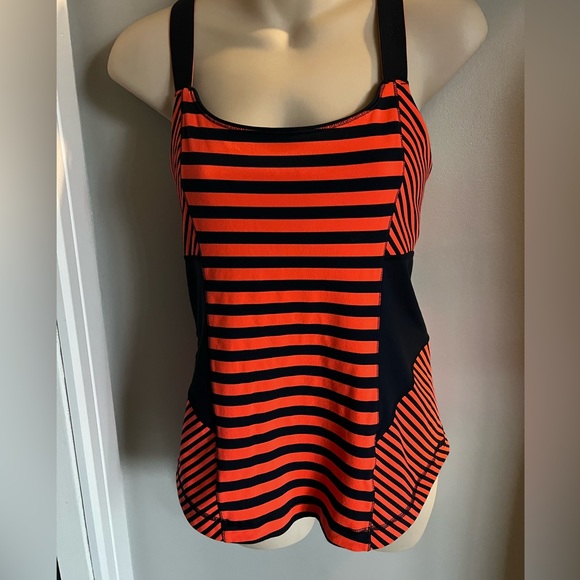 Lululemon Work It Our Tank Size 10 - Picture 6 of 9